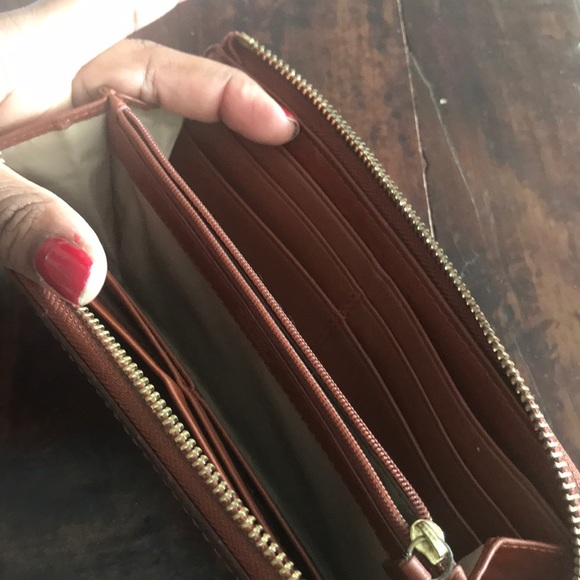 100% Coach Wallet - Picture 3 of 5